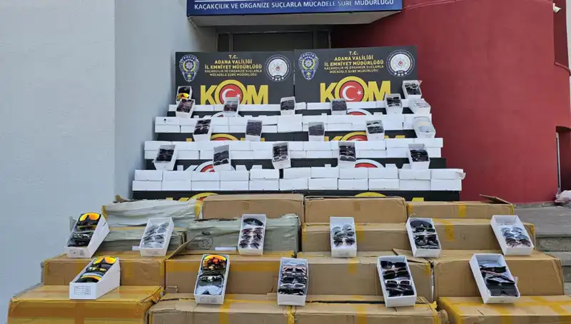 Adana'da Tam 12 Bin Kaçak Güneş Gözlüğü Ele Geçirildi!