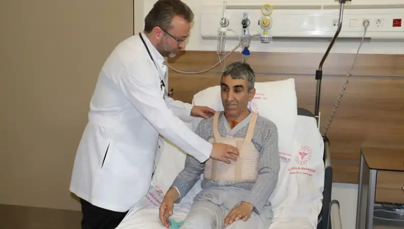 Hayat Devam Ediyor: 6 Ayda İki Kez Aort Damarı Yırtılan Hastanın Zorlu Mücadelesi