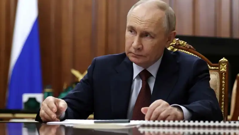 Dijital Gulag: Putin'in Yeni Planı Her Cihazda Zorunlu Olacak
