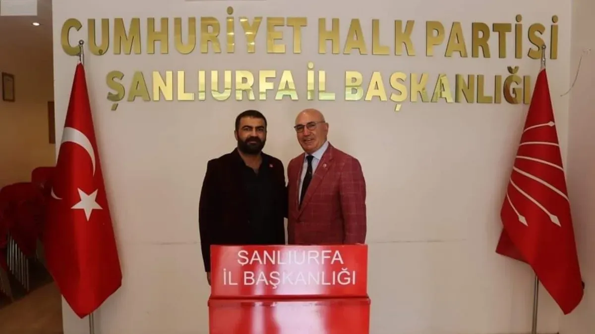 CHP'li Evren Efe Ödemiş'te İntihar Etti: Araç İçinde Kömürle Canına Kıydı, İntihar Mektubu Dikkat Çekti