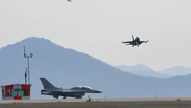 Güney Kore'de Askeri Tatbikat Skandalı: Savaş Uçağı Köyü Bombaladı!