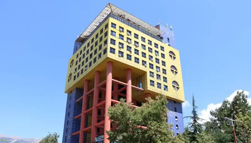 Dünyanın En Saçma Binasının Yerine Yeni Bir Proje Geliyor