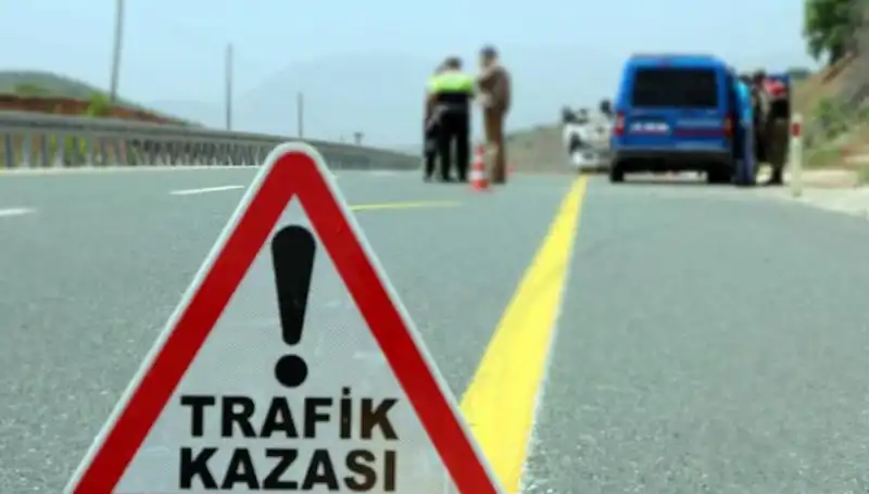 Otomobil ile Kamyon Çarpışması: Feci Kazada Can Kaybı ve Yaralılar