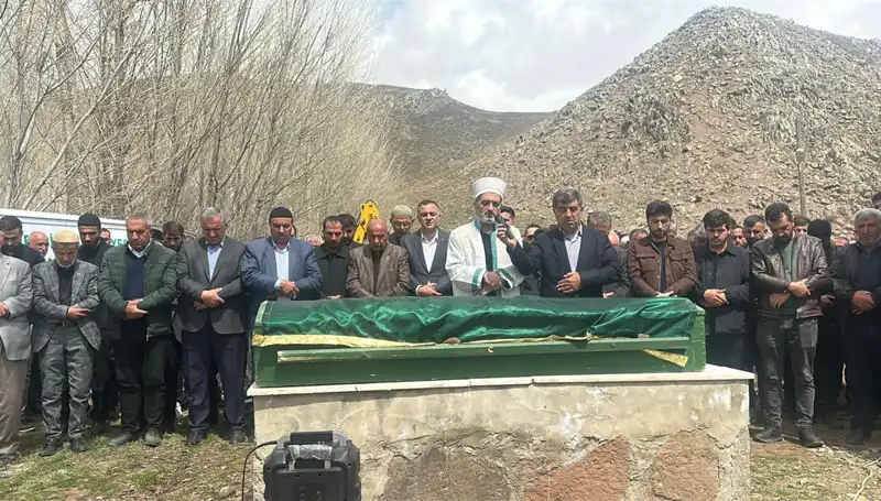 Baba ve Kızları Arasındaki Duygusal Ayrılığın Ardındaki Hikaye