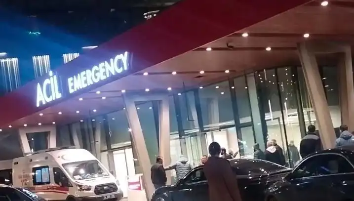 Dışarıda Telefon Görüşmesi Yapan Adam, Silahlı Saldırıya Uğradı!